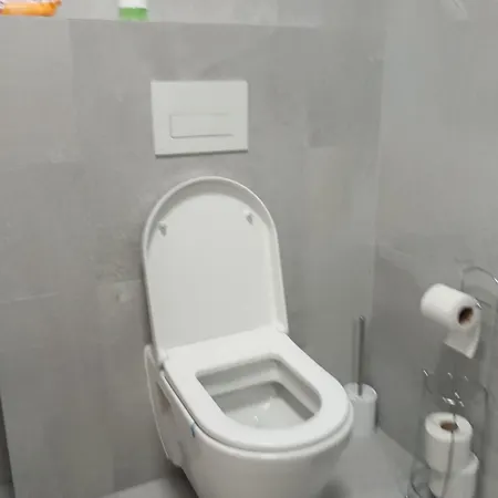 Nový S Terasou, Soukromé Parkování