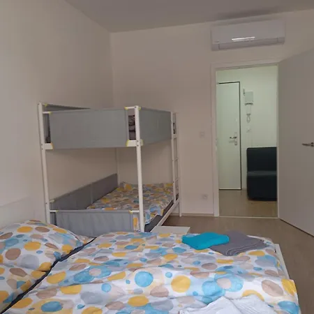 Nový S Terasou, Soukromé Parkování Apartmán Brno
