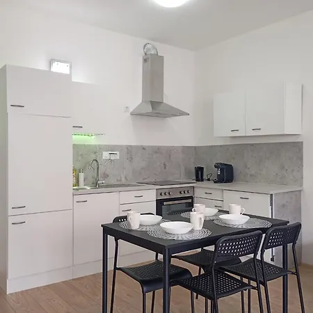 Nový S Terasou, Soukromé Parkování * Brno