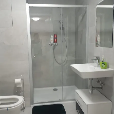 Apartmán Nový S Terasou, Soukromé Parkování *
